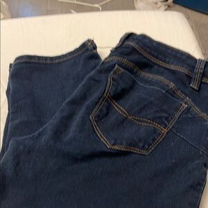 ❤️women's  Blue Jeans knee length❤️